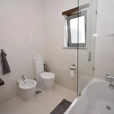 Modern With Private Pool Just 400m From The Sea Лориньян
